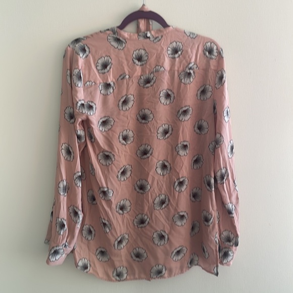 Ann Taylor Blush/Pink Floral Button Down Blouse with Neck Tie Size Medium - Picture 8 of 8